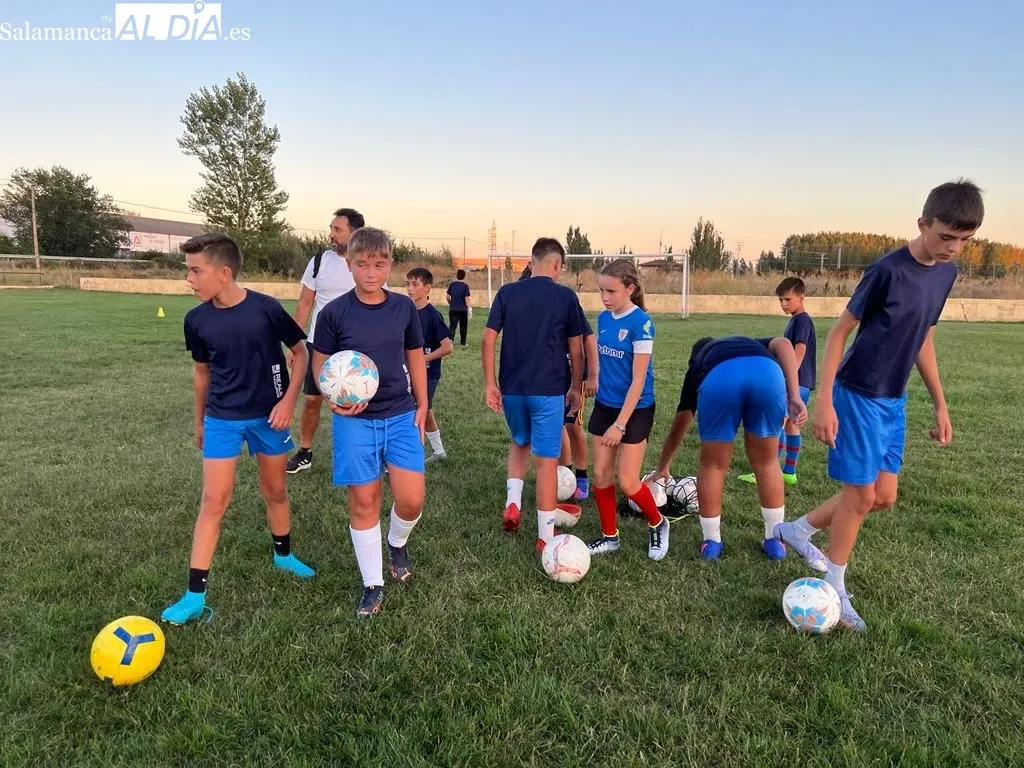 Foto 6 - El Alba de Tormes CF se pone el mono de trabajo en su pretemporada