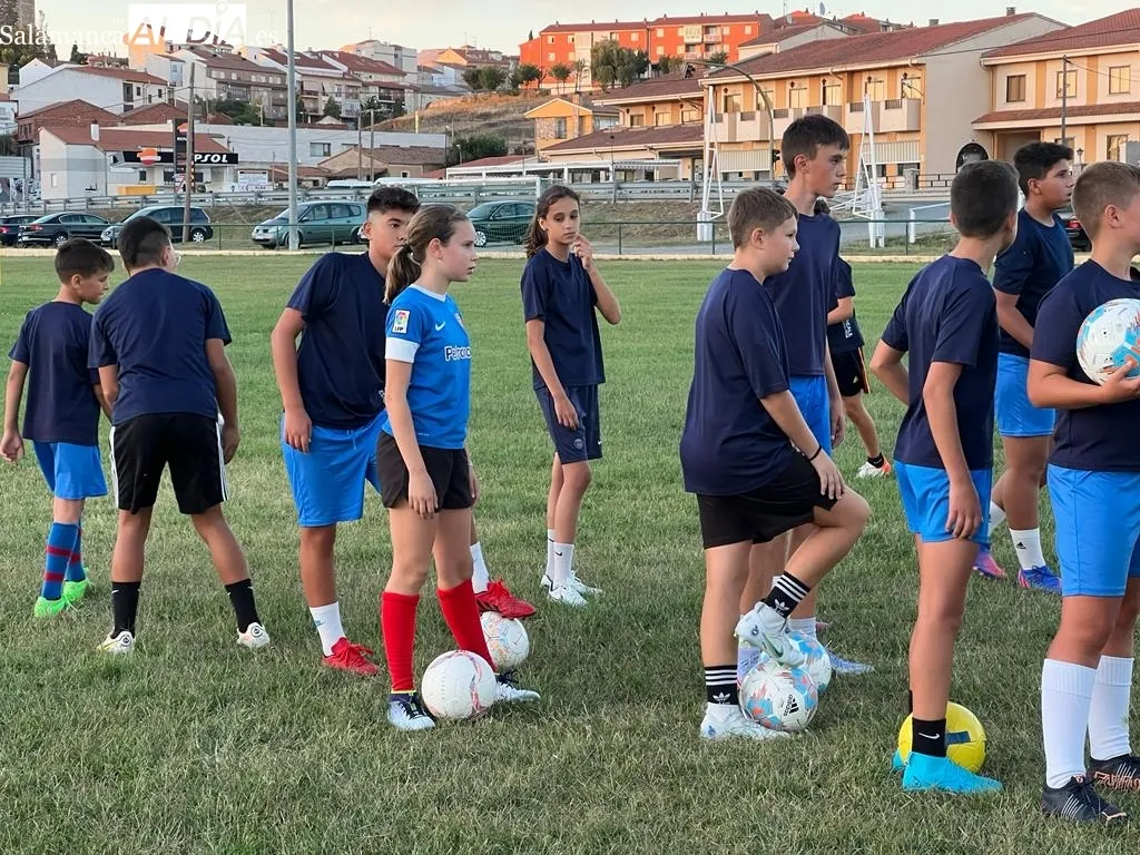Foto 5 - El Alba de Tormes CF se pone el mono de trabajo en su pretemporada