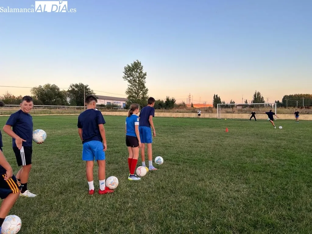 Foto 4 - El Alba de Tormes CF se pone el mono de trabajo en su pretemporada