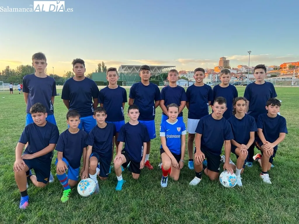 Foto 2 - El Alba de Tormes CF se pone el mono de trabajo en su pretemporada