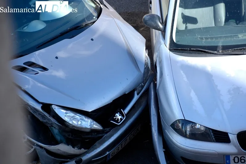 Varios coches se han visto implicados en un accidente ocurrido en el barrio de San Lázaro
