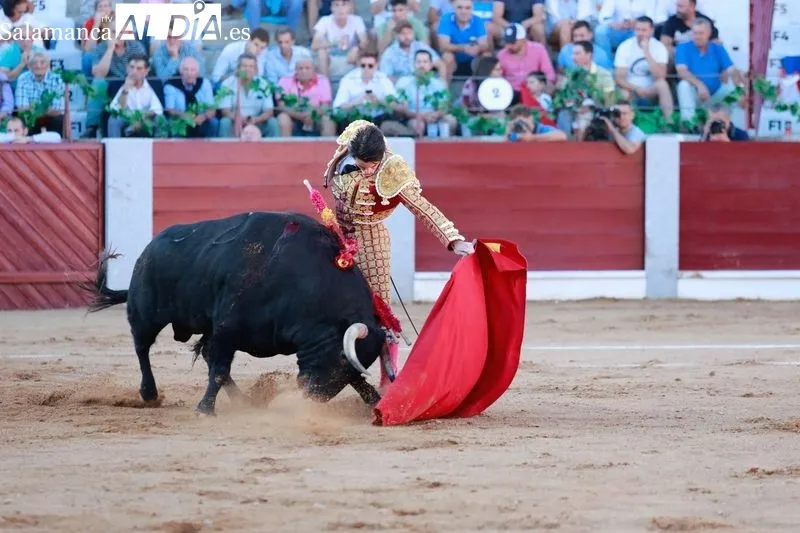 Foto 18 - Dos orejas y el silencio para Diosleguarde en Guijuelo