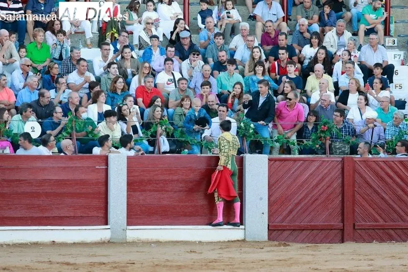 Foto 7 - Dos orejas y el silencio para Diosleguarde en Guijuelo
