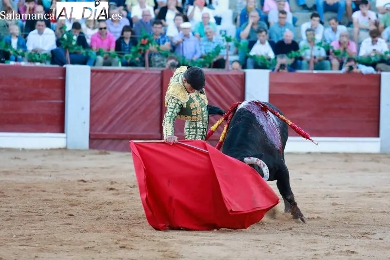 Foto 5 - Dos orejas y el silencio para Diosleguarde en Guijuelo