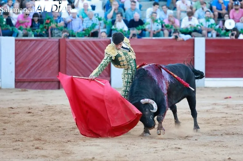 Foto 4 - Dos orejas y el silencio para Diosleguarde en Guijuelo