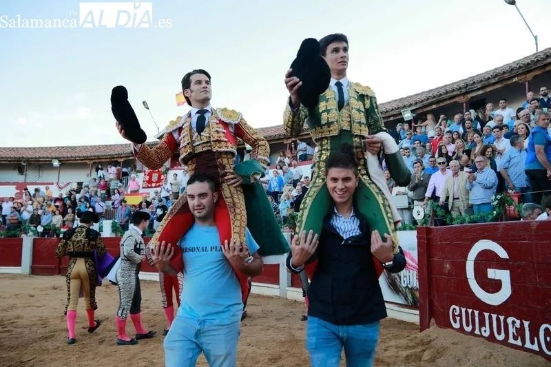 Foto 2 - Dos orejas y el silencio para Diosleguarde en Guijuelo