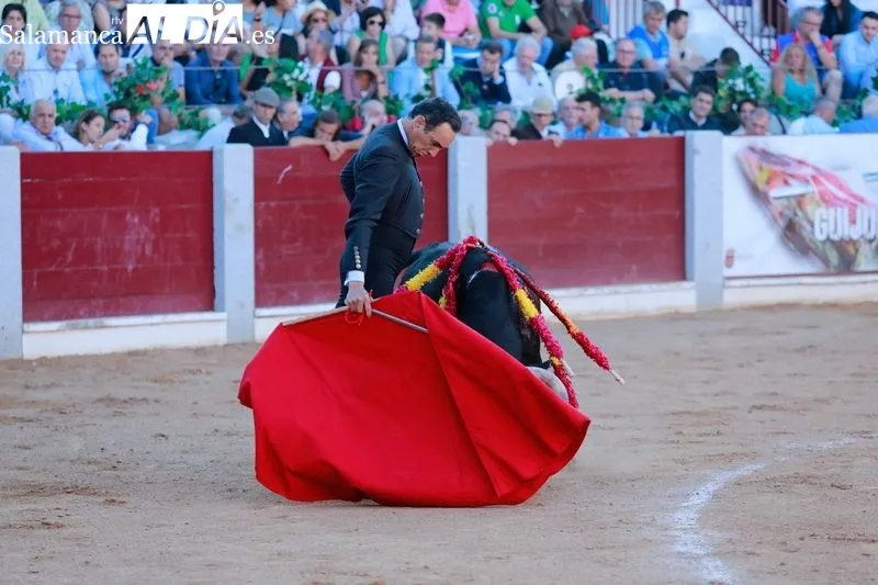 Foto 16 - Porritas de Guijuelo y Jes&uacute;s Iglesias salen a hombros de Guijuelo en una tarde con la presencia de Jesul&iacute;n de Ubrique