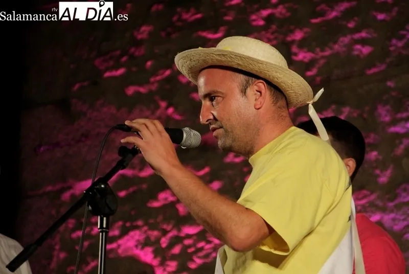 Intenso inicio de fiestas en Monleras a partir del viernes por la noche con pregón, actuaciones y desfile de carrozas 