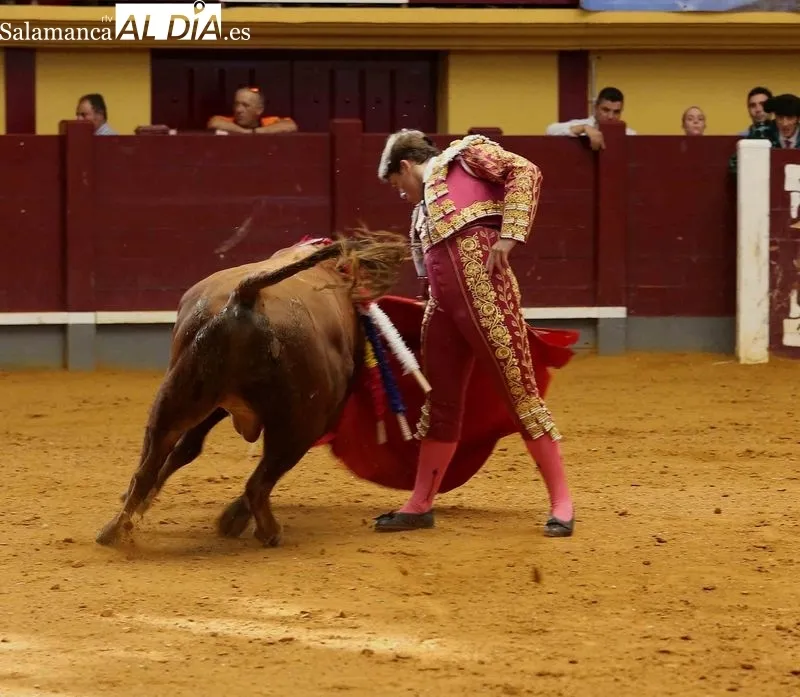 Foto 10 - Dos orejas y rabo para Iker Fern&aacute;ndez &lsquo;El Mene&rsquo;, gran triunfador del Bols&iacute;n Taurino &lsquo;Botijo de Filigrana&rsquo;