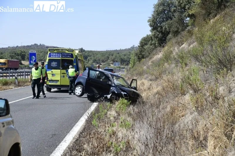 Estado el coche siniestrado, tras dar varias vueltas de campana. Foto de Adrián Martín