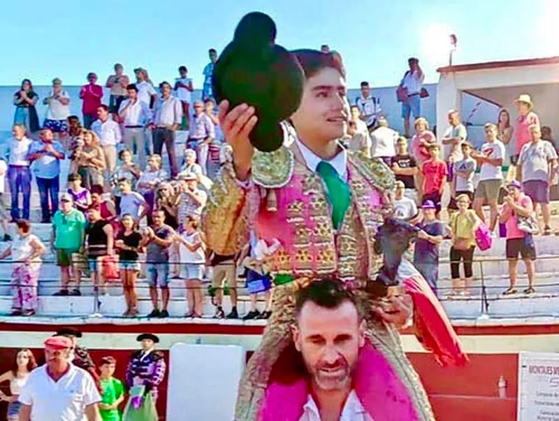 Cristóbal Arenas, alumno mexicano de la Escuela Taurina de Salamanca, que ha ganado en el Bolsín de Zorita (Cáceres)