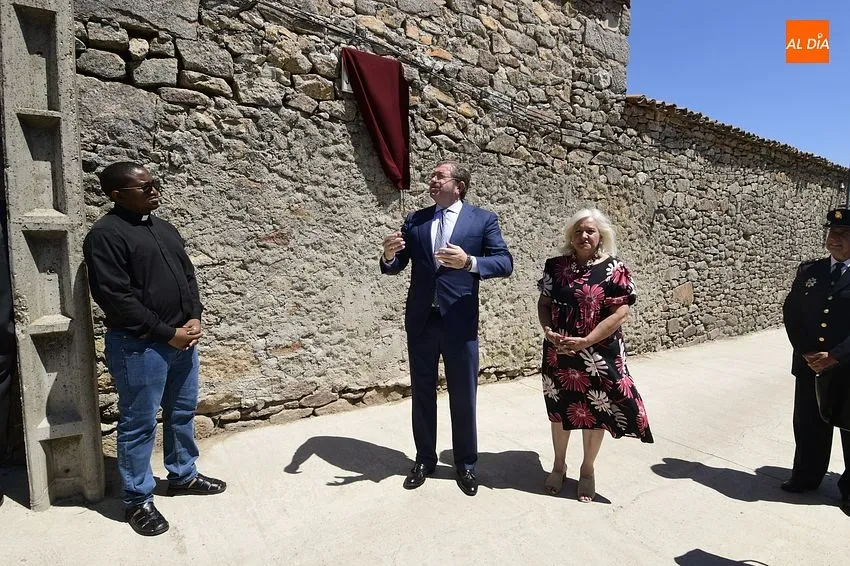 Foto 2 - Fuentes de O&ntilde;oro dedica una calle a Juli&aacute;n Montero, ilustre hijo del pueblo