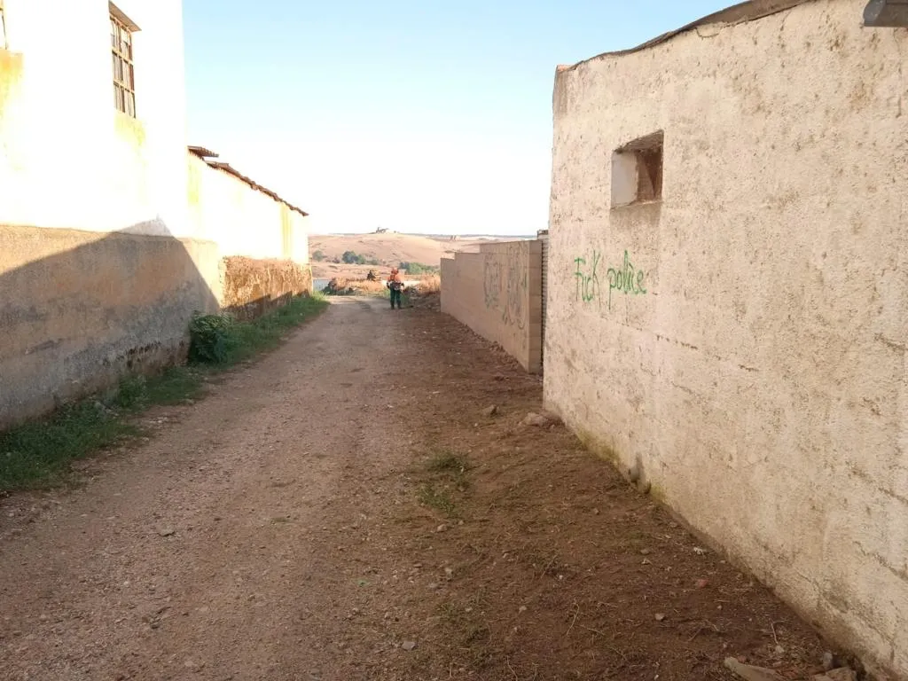 Foto 2 - Trabajos de reparaci&oacute;n de acerado y pavimento en numerosas calles de Alba de Tormes