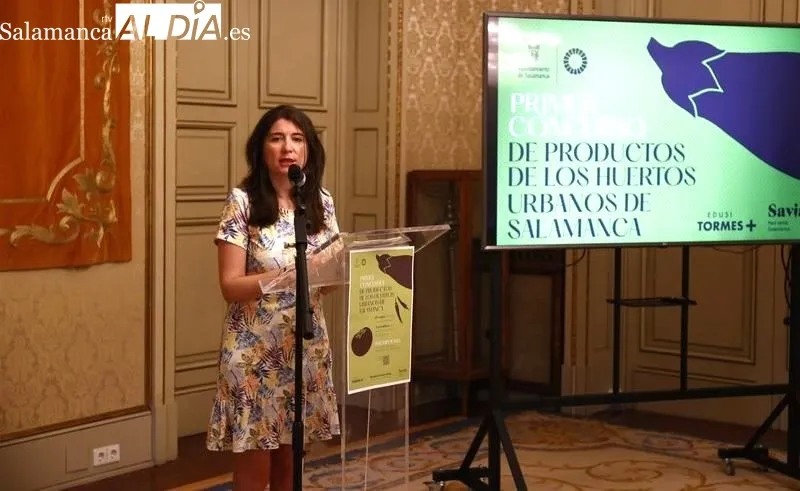 La concejala de Medio Ambiente, Parques y Jardines, Miryam Rodríguez, en la presentación del primer Concurso de Productos de los Huertos Urbanos de Salamanca ‘EDUSI TORMES ’. Foto de David Sañudo