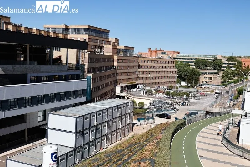 Aspecto del antiguo Hospital Clínico de Salamanca como consecuencia de los trabajos para su derribo. Foto de David Sañudo