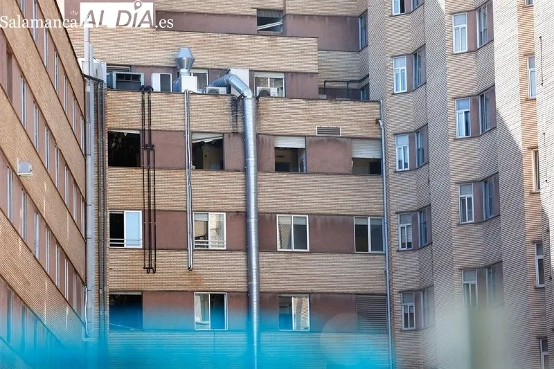 Aspecto del antiguo Hospital Clínico de Salamanca como consecuencia de los trabajos para su derribo. Foto de David Sañudo