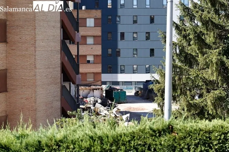 Aspecto del antiguo Hospital Clínico de Salamanca como consecuencia de los trabajos para su derribo. Foto de David Sañudo