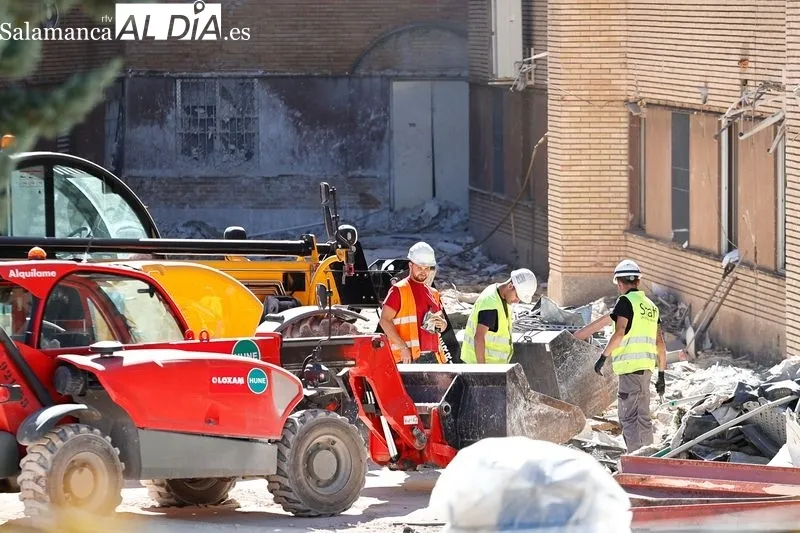 Aspecto del antiguo Hospital Clínico de Salamanca como consecuencia de los trabajos para su derribo. Foto de David Sañudo