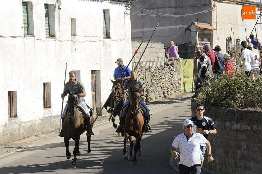 Foto 2 - Variada tarde taurina en Fuentes de O&ntilde;oro con citas de todo tipo