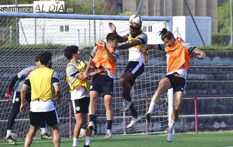 Entrenamiento matinal del Salamanca UDS, que sigue con intensidad su pretemporada