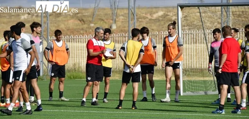 Entrenamiento matinal del Salamanca UDS, que sigue con intensidad su pretemporada