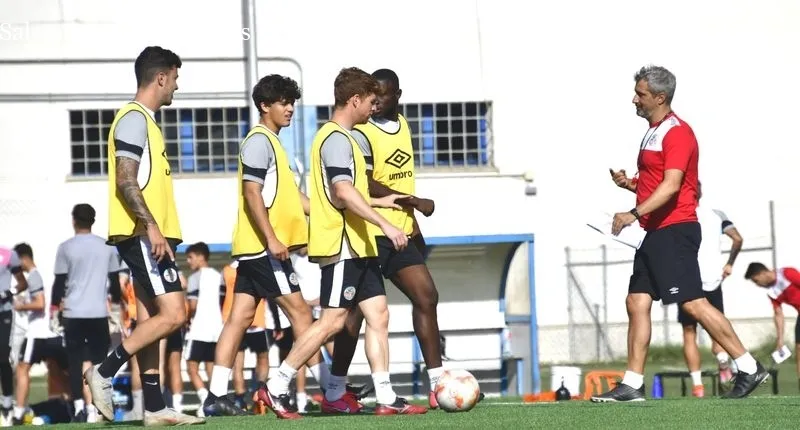 Entrenamiento matinal del Salamanca UDS, que sigue con intensidad su pretemporada