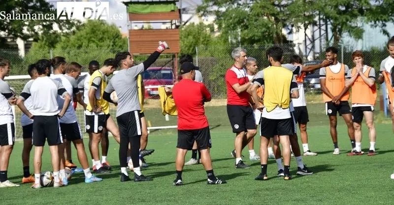 Entrenamiento matinal del Salamanca UDS, que sigue con intensidad su pretemporada