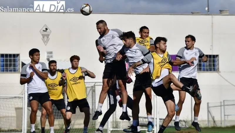 Entrenamiento matinal del Salamanca UDS, que sigue con intensidad su pretemporada