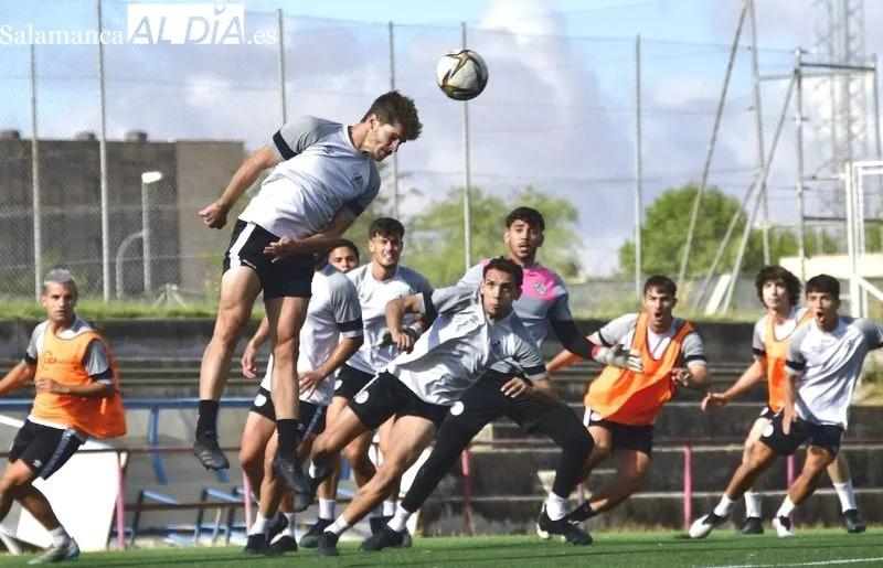 Entrenamiento matinal del Salamanca UDS, que sigue con intensidad su pretemporada