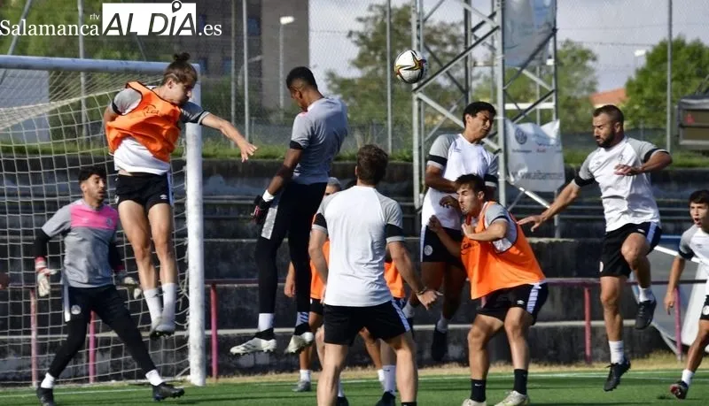 Entrenamiento matinal del Salamanca UDS, que sigue con intensidad su pretemporada