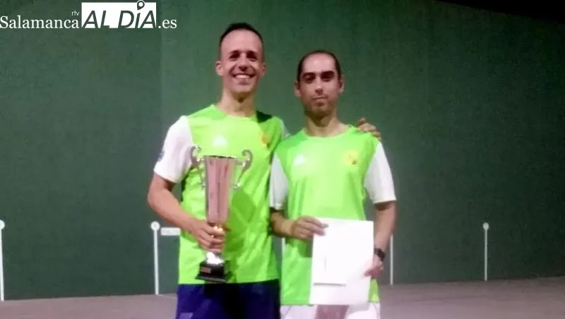 Campeones y subcampeones del IV torneo de frontenis
