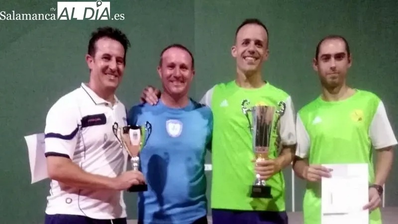 Campeones y subcampeones del IV torneo de frontenis