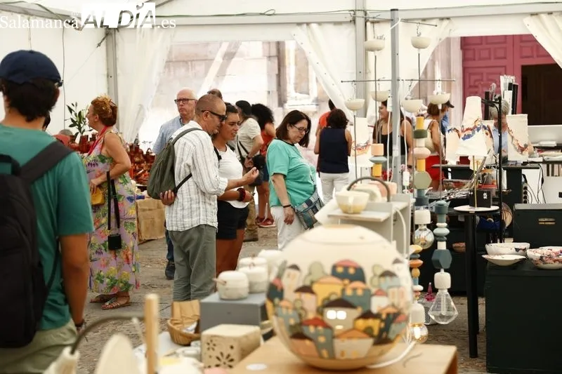 Feria del Barro en la plaza de Anaya. Foto de David Sañudo