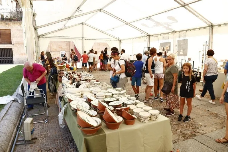 Feria del Barro en la plaza de Anaya. Foto de David Sañudo