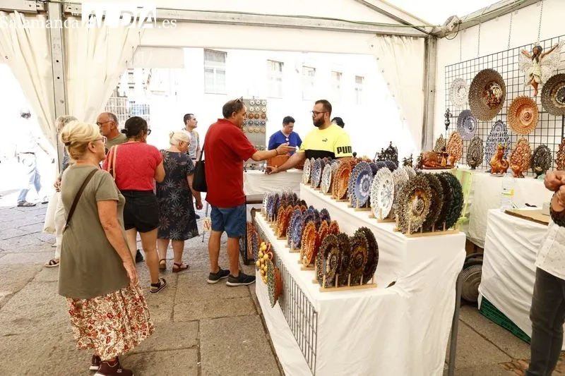 Feria del Barro en la plaza de Anaya. Foto de David Sañudo