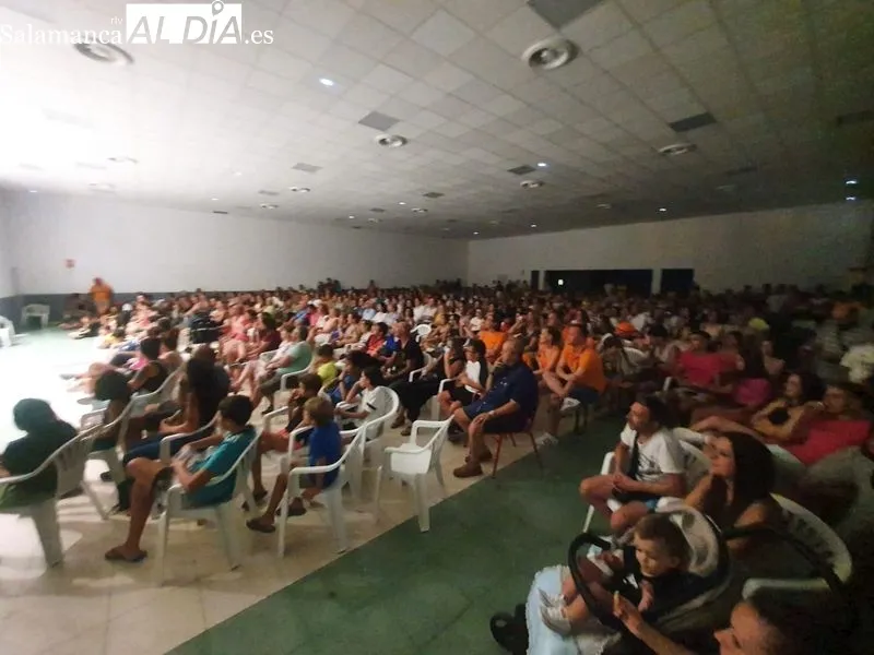 Actos festivos de la jornada dominical en Doñinos de Salamanca