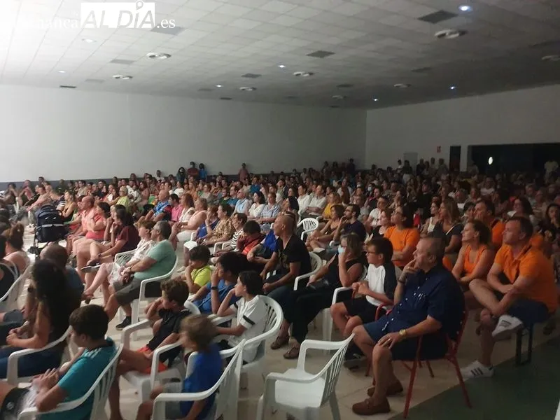 Actos festivos de la jornada dominical en Doñinos de Salamanca