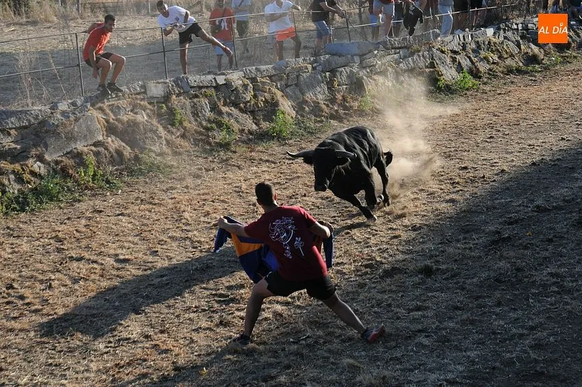 Foto 7 - Sancti-Sp&iacute;ritus vibra con su recuperada Fiesta Juvenil