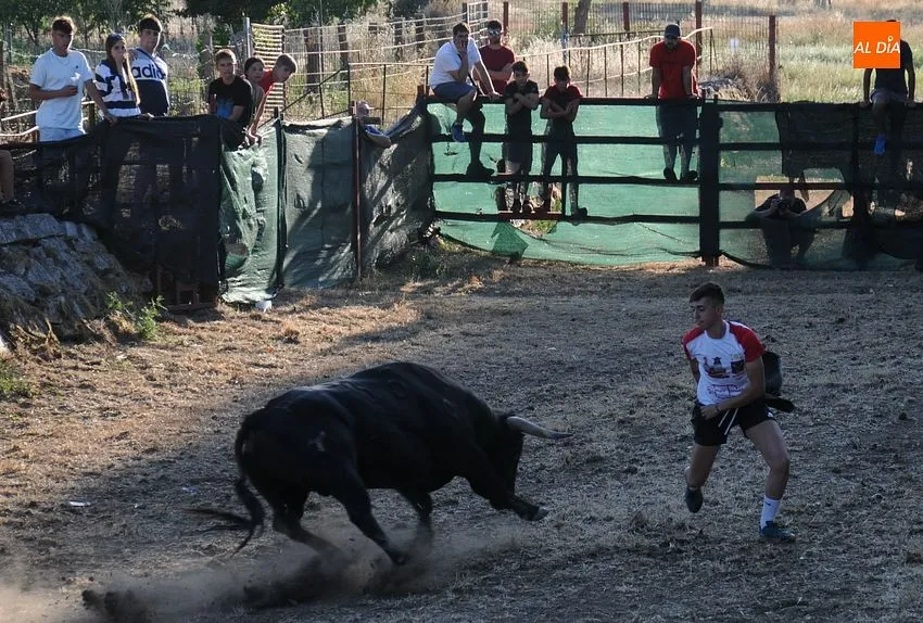 Foto 10 - Sancti-Sp&iacute;ritus vibra con su recuperada Fiesta Juvenil