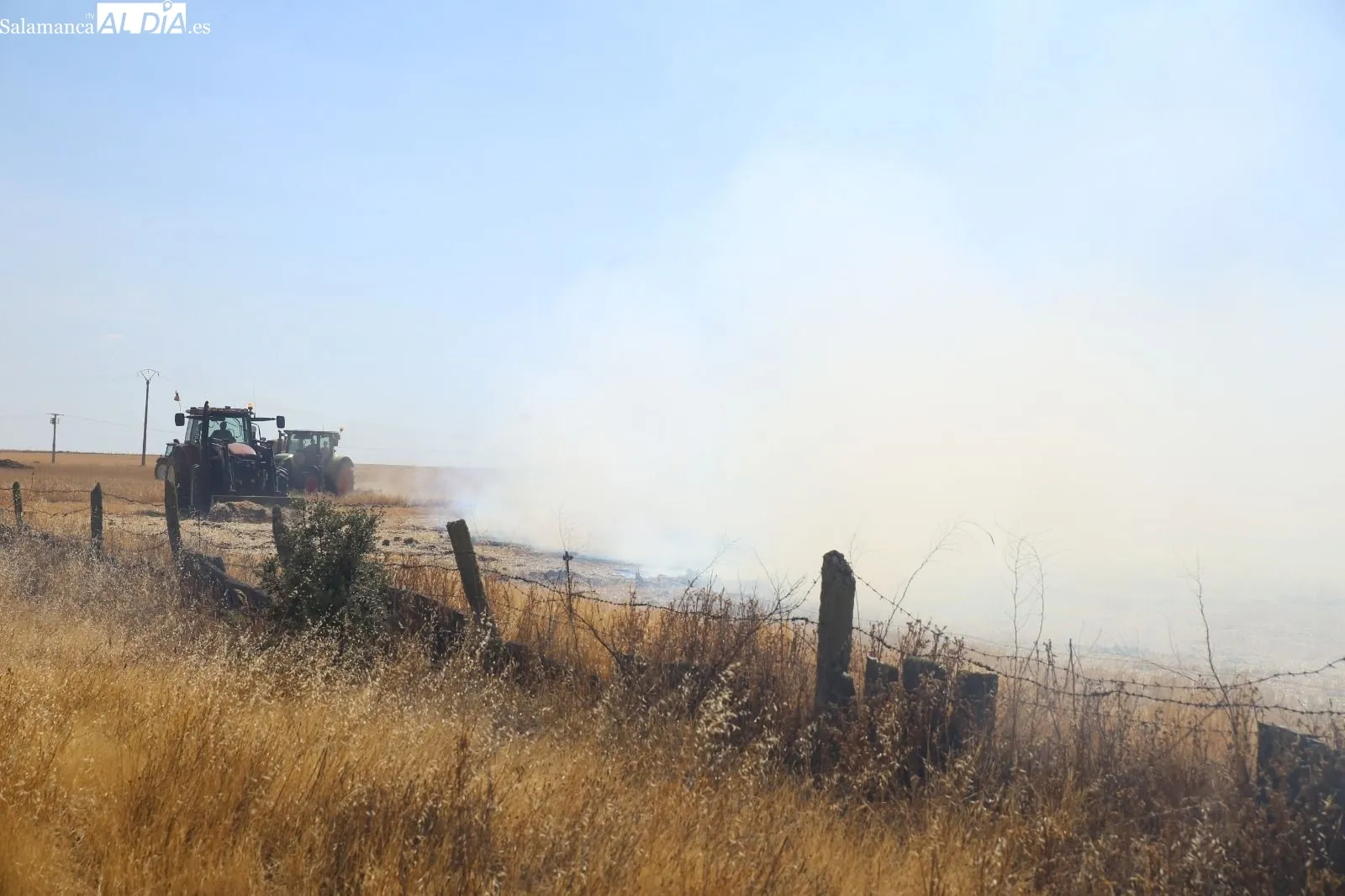Foto 8 - Extinguido un peligroso incendio con varios focos en la carretera de Aldeaseca de Alba