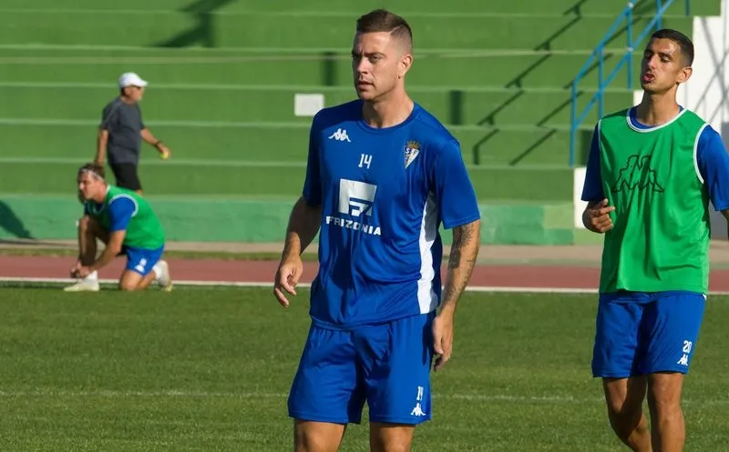 Juan Rodríguez en un entrenamiento con el San Fernando. Foto San Fernando CD