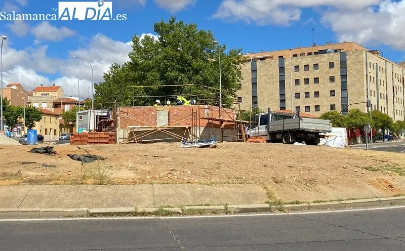 Construcción de la torre que homenajeará al Regimiento de Ingenieros número 11 en Salamanca