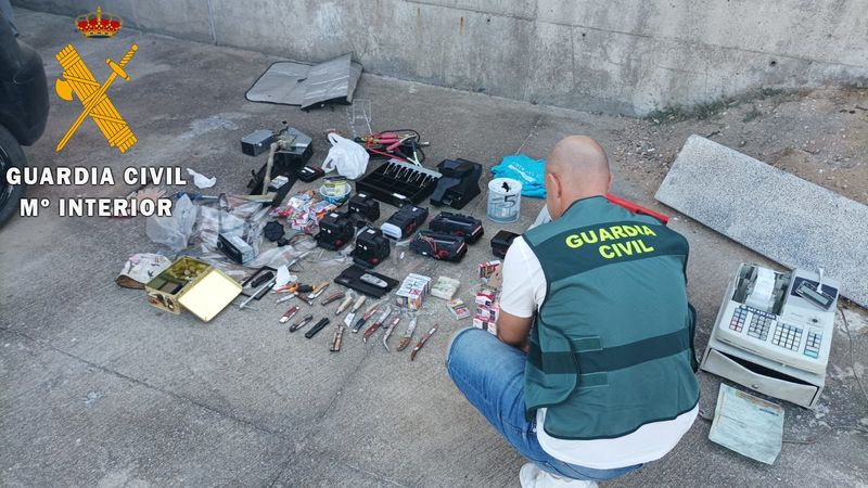 Material intervenido tras estas detenciones. Foto Guardia Civil de Salamanca