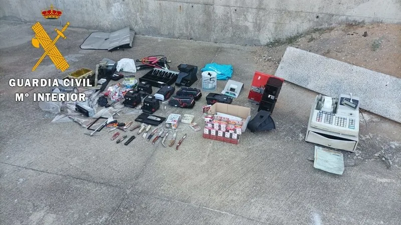 Material intervenido tras estas detenciones. Foto Guardia Civil de Salamanca