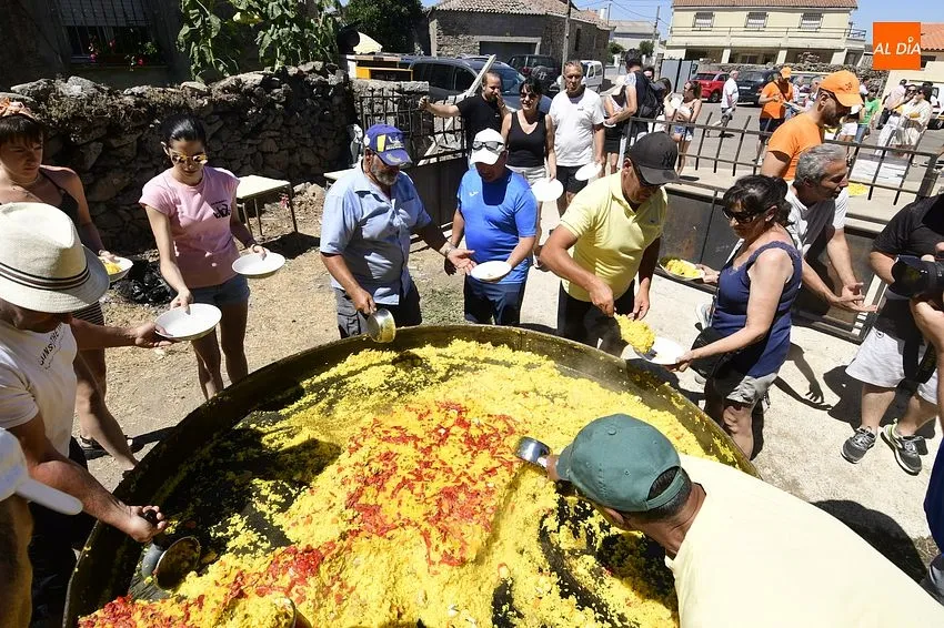 Foto 2 - Cerca de 800 personas despiden en torno a la mesa las fiestas de Casillas de Flores