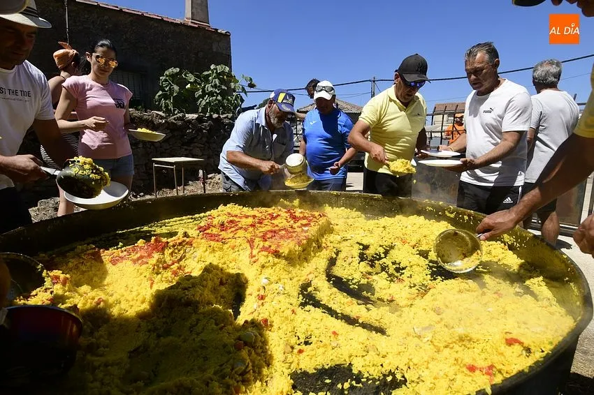 Foto 4 - Cerca de 800 personas despiden en torno a la mesa las fiestas de Casillas de Flores