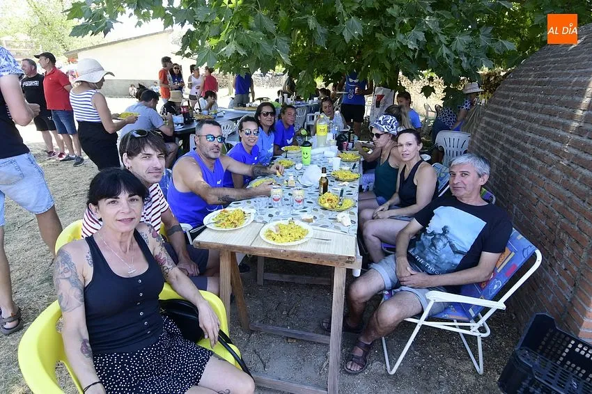 Foto 5 - Cerca de 800 personas despiden en torno a la mesa las fiestas de Casillas de Flores