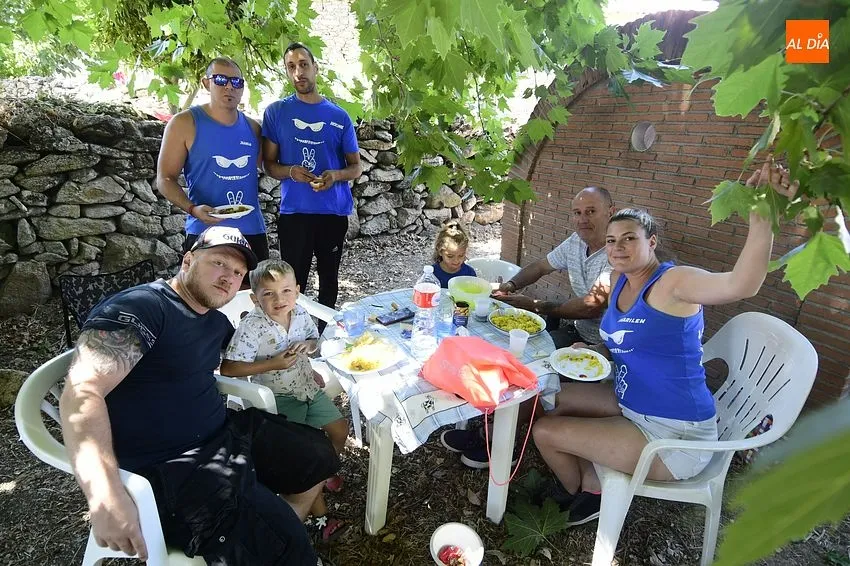 Foto 7 - Cerca de 800 personas despiden en torno a la mesa las fiestas de Casillas de Flores
