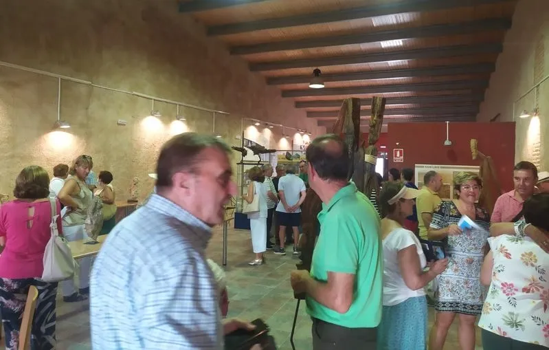 Imágenes del autor, Gonzalo Iglesias Casado, y de la inauguración de la exposición