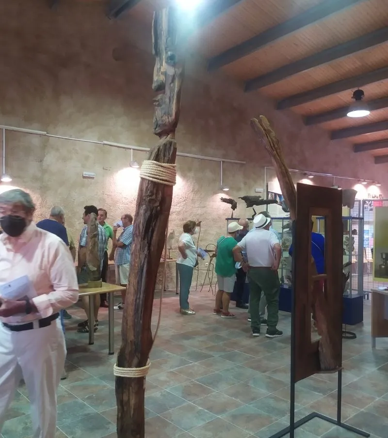 Imágenes del autor, Gonzalo Iglesias Casado, y de la inauguración de la exposición